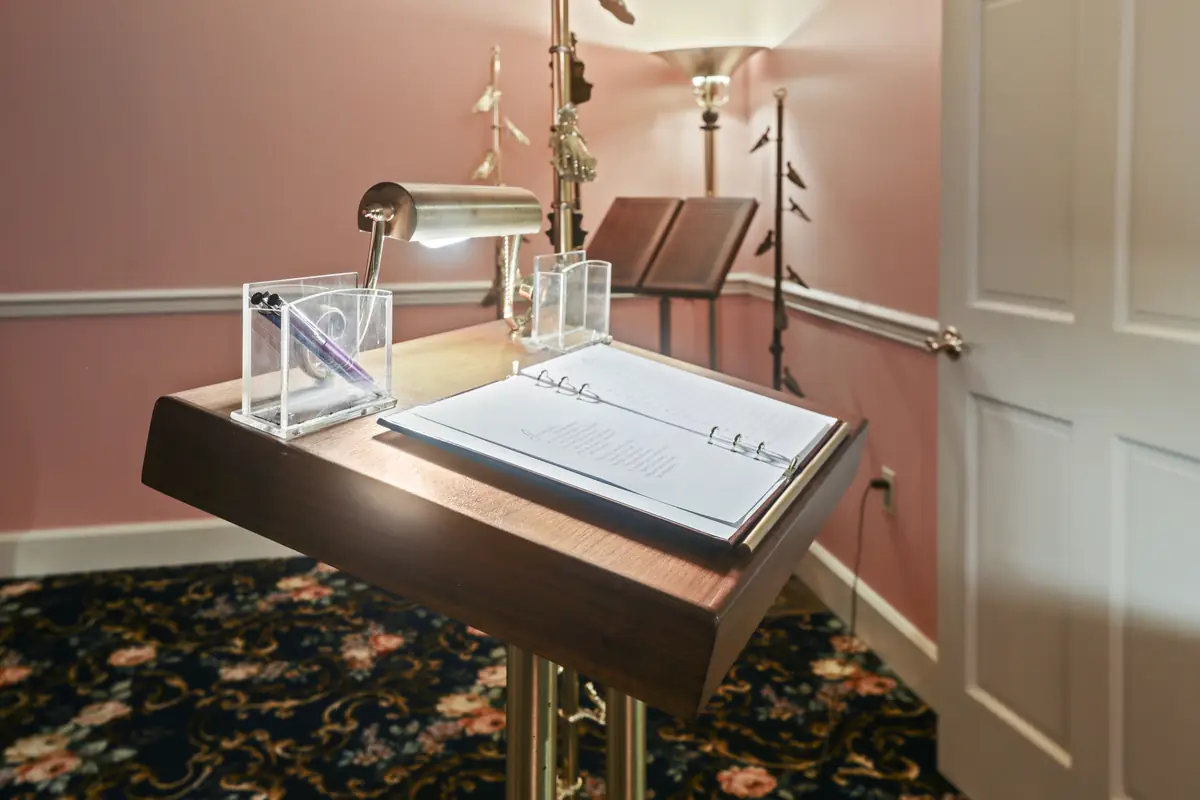 Register book stand